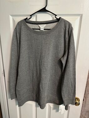 Liz Claiborne Weekend Women's Gray Crewneck Sweatshirt